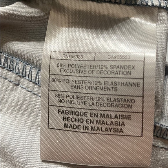 Nike FIT DRY Women’s GRAY and BLUE  Apparel cargo pants gold buttons & pink logo - Picture 10 of 10